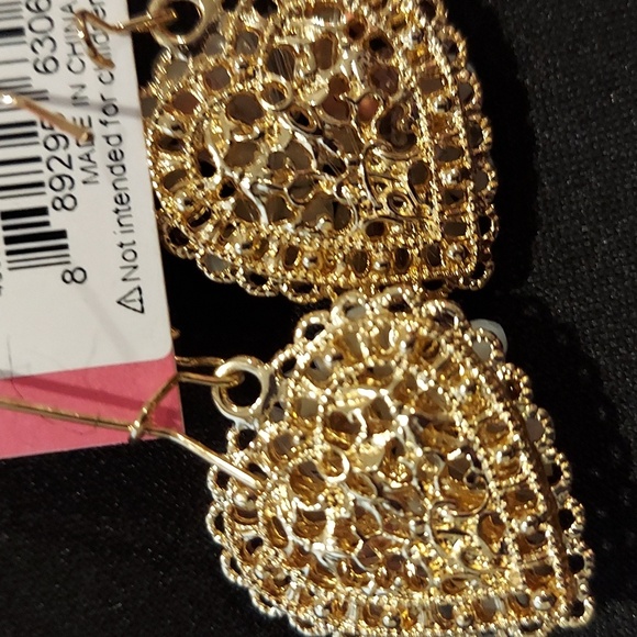 NWT Betsey Johnson HEART FLOWER BEADED EARRINGS - Picture 4 of 5
